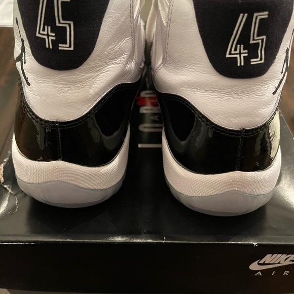 Jordan 11 Concord - Picture 4 of 5